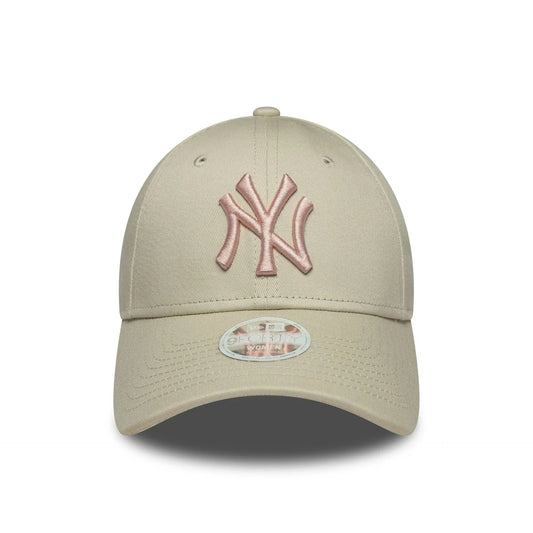 NEW ERA 9FORTY WOMEN MLB LEAGUE ESSENTIAL CAP NEW YORK YANKEES LIGHT BEIGE Bild 2