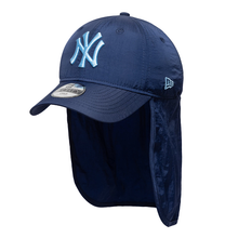 Lade das Bild in den Galerie-Viewer, NEW ERA CHILD SUN SHIELD 9FORTY CAP NEW YORK YANKEES NAVY Bild 1