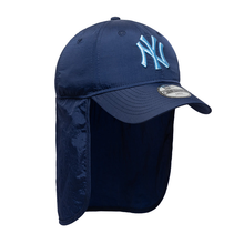 Lade das Bild in den Galerie-Viewer, NEW ERA CHILD SUN SHIELD 9FORTY CAP NEW YORK YANKEES NAVY Bild 3