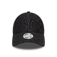 Lade das Bild in den Galerie-Viewer, NEW ERA FLORAL 9FORTY WOMEN CAP NEW YORK YANKEES BLACK Bild 2