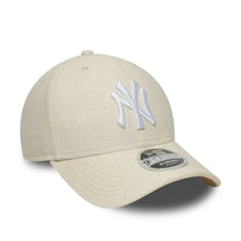 Lade das Bild in den Galerie-Viewer, NEW ERA LINEN 9FORTY M-CROWN CAP NEW YORK YANKEES LIGHT BEIGE Bild 3