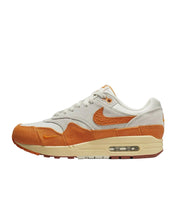 Lade das Bild in den Galerie-Viewer, NIKE AIR MAX 1 LIGHT BONE/ MAGMA ORANGE-NEUTRAL GREY Bild 1