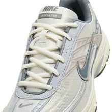 Lade das Bild in den Galerie-Viewer, NIKE INITIATOR LIGHT BONE/SMOKE GREY-COCONUT LIGHT BONE/SMOKE GREY-COCONUT Bild 3