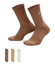 Load image into Gallery viewer, JORDAN CUSH CREW SOCKEN 3ER PACK MULTI-COLOR Bild 1