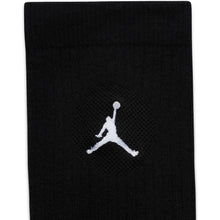 Load image into Gallery viewer, JORDAN CUSH CREW SOCKEN BLACK/WHITE Bild 4