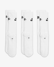 Load image into Gallery viewer, NIKE SPORTSWEAR EVERYDAY ESSENTIAL CREW SOCKEN WHITE/BLACK Bild 3