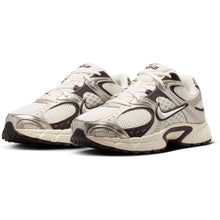 Lade das Bild in den Galerie-Viewer, NIKE V5 RNR PHANTOM/PHANTOM-MOON PARTICLE PHANTOM/PHANTOM-MOON PARTICLE Bild 2