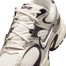 Lade das Bild in den Galerie-Viewer, NIKE V5 RNR PHANTOM/PHANTOM-MOON PARTICLE PHANTOM/PHANTOM-MOON PARTICLE Bild 3