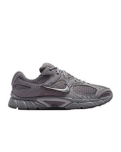 Lade das Bild in den Galerie-Viewer, NIKE V5 RNR PENCIL POINT/ATMOSPHERE GREY PENCIL POINT/ATMOSPHERE GREY Bild 1