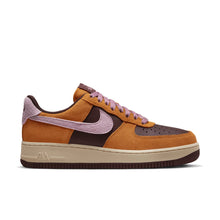 Lade das Bild in den Galerie-Viewer, NIKE W AIR FORCE 1 '07 MAGMA ORANGE/ ELEMENTAL PINK Bild 1