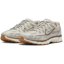 Lade das Bild in den Galerie-Viewer, NIKE W P-6000 LIGHT BONE/SAIL-PHANTOM-MEDIUM Bild 2