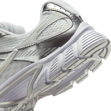 Lade das Bild in den Galerie-Viewer, NIKE W V5 RNR WHITE/METALLIC SILVER-MTLC PLA WHITE/METALLIC SILVER-MTLC PLA Bild 4