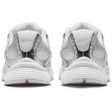 Lade das Bild in den Galerie-Viewer, NIKE W V5 RNR WHITE/METALLIC SILVER-MTLC PLA WHITE/METALLIC SILVER-MTLC PLA Bild 6