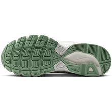Lade das Bild in den Galerie-Viewer, NIKE WMNS INITIATOR SUMMIT WHITE/STEAM-SPRUCE AURA Bild 10