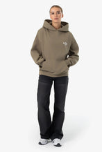 Lade das Bild in den Galerie-Viewer, PEGADOR AILIS OVERSIZED HOODIE WASHED DESERT TAUPE WASHED DESERT TAUPE Bild 2