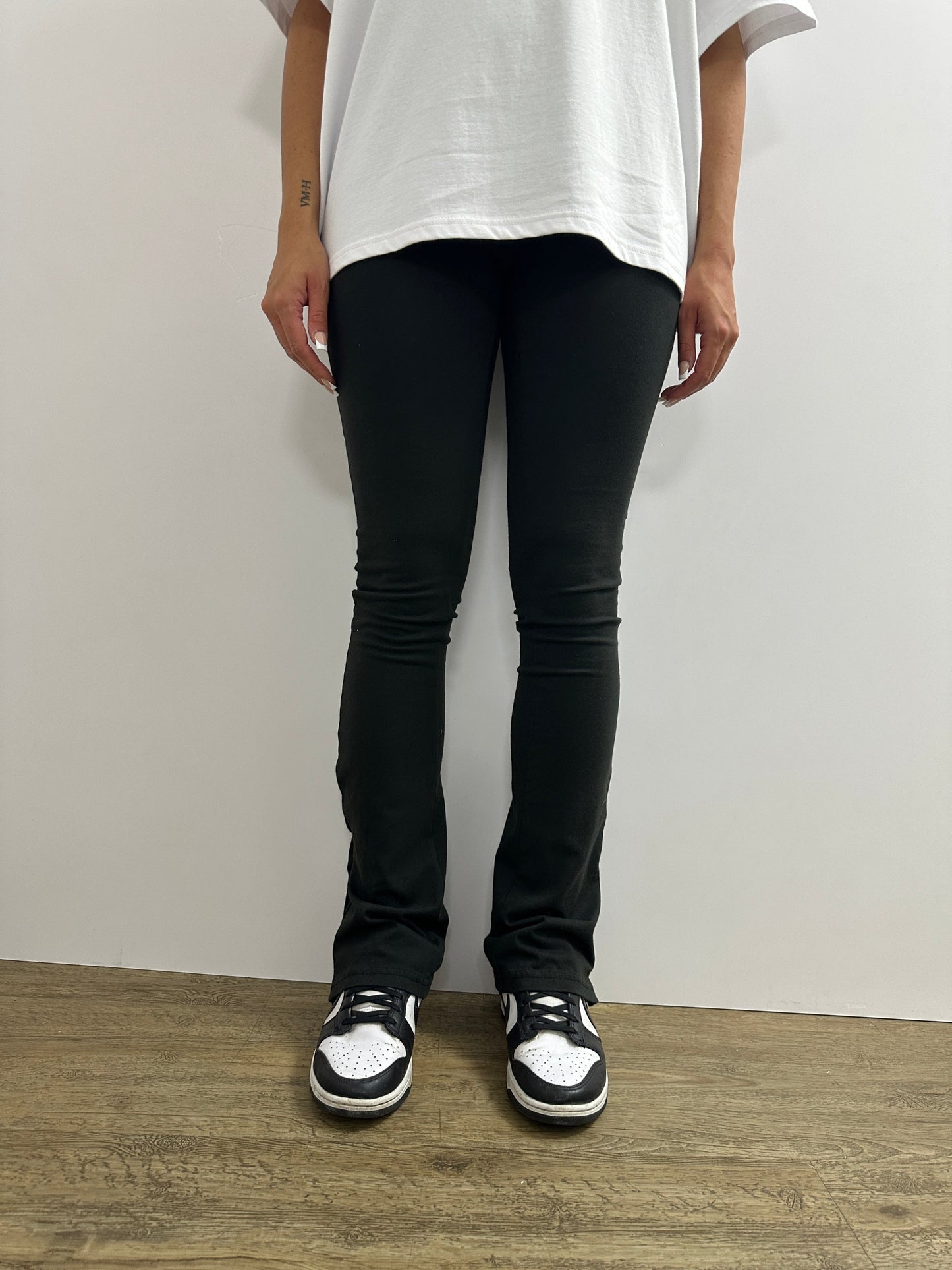PEGADOR BELL FLARED SWEAT LEGGINGS WASHED PHANTOM BLACK Bild 2
