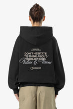 Lade das Bild in den Galerie-Viewer, PEGADOR LINA OVERSIZED HOODIE WASHED BLACK WASHED BLACK Bild 1