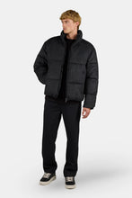 Load image into Gallery viewer, PEGADOR SIDAN VELOUR PUFFER JACKET BLACK BLACK Bild 2