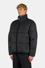 Load image into Gallery viewer, PEGADOR SIDAN VELOUR PUFFER JACKET BLACK BLACK Bild 5