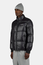 Lade das Bild in den Galerie-Viewer, PEGADOR SOLIN LIGHT GLOSSY PUFFER JACKET BLACK Bild 5