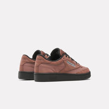 Lade das Bild in den Galerie-Viewer, REEBOK CLUB C 85 SCORTCHEDEARTH/BLACK/WHITE Bild 3