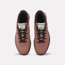 Lade das Bild in den Galerie-Viewer, REEBOK CLUB C 85 SCORTCHEDEARTH/BLACK/WHITE Bild 4