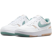 Lade das Bild in den Galerie-Viewer, NIKE GAMMA FORCE