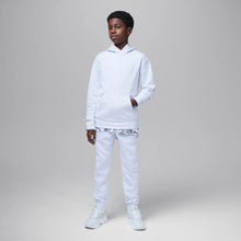 Lade das Bild in den Galerie-Viewer, JORDAN MAX AURA 6 GS