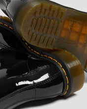 Lade das Bild in den Galerie-Viewer, DR. MARTENS 1460 PATENT LAMPER