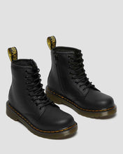 Lade das Bild in den Galerie-Viewer, DR. MARTENS 1460 J SOFTY
