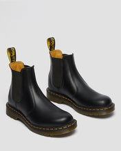 Lade das Bild in den Galerie-Viewer, DR MARTENS 2976 YS SMOOTH