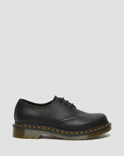 Lade das Bild in den Galerie-Viewer, DR MARTENS 1461 BLACK VIRGINIA