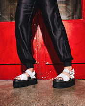 Lade das Bild in den Galerie-Viewer, DR. MARTENS VOSS QUAD PLATFORM