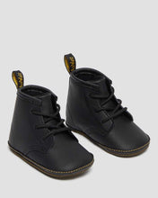 Lade das Bild in den Galerie-Viewer, DR. MARTENS 1460 CRIB