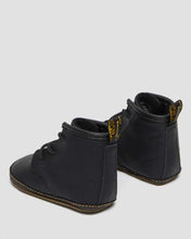 Lade das Bild in den Galerie-Viewer, DR. MARTENS 1460 CRIB