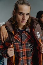 Lade das Bild in den Galerie-Viewer, KARL KANI OG BLOCK PUFFER VEST