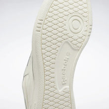 Lade das Bild in den Galerie-Viewer, REEBOK CLUB C 85
