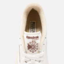 Lade das Bild in den Galerie-Viewer, REEBOK CLUB C 85
