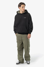 Lade das Bild in den Galerie-Viewer, PEGADOR MOOLT REVERSIBLE BOXY DOUBLE LAYER HOODIE WASHED BLACK FADED OLIVE
