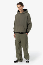 Lade das Bild in den Galerie-Viewer, PEGADOR MOOLT REVERSIBLE BOXY DOUBLE LAYER HOODIE WASHED BLACK FADED OLIVE
