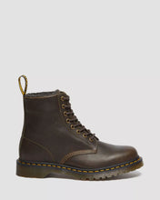 Load image into Gallery viewer, DR MARTENS 1460 GRIZZLY GEFÜTTERT
