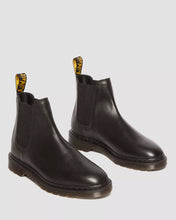 Lade das Bild in den Galerie-Viewer, DR. MARTENS GRAEME ANALINE CHELSEA BOOT BLACK

