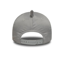 Lade das Bild in den Galerie-Viewer, NEW ERA CHILD SHARK FACE 9FORTY CAP

