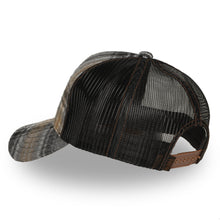 Lade das Bild in den Galerie-Viewer, VON DUTCH PLAID FLANNEL TRUCKER CAP
