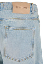 Lade das Bild in den Galerie-Viewer, 2Y STUDIOS AIDAN CARGO BAGGY JEANS SAND BLUE

