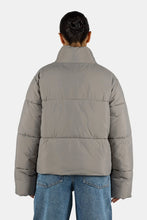 Lade das Bild in den Galerie-Viewer, PEGADOR GEORGIA PUFFER JACKET ROCK GREY

