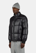 Lade das Bild in den Galerie-Viewer, PEGADOR SOLIN LIGHT GLOSSY PUFFER JACKET
