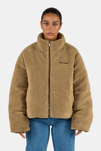 Lade das Bild in den Galerie-Viewer, PEGADOR GEORGIA TEDDY PUFFER JACKET SAND
