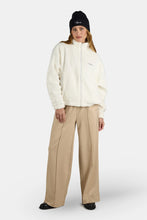 Lade das Bild in den Galerie-Viewer, PEGADOR TAMSIN TEDDY JACKET WARM WHITE
