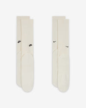 Lade das Bild in den Galerie-Viewer, NIKE EVERYDAY CUSHIONED CREW SOCKEN 2ER PACK
